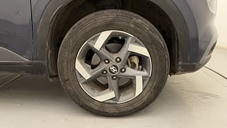 Used 2020 Hyundai Venue [2019-2022] SX Plus 1.0 Turbo DCT Petrol Automatic tyres RIGHT FRONT TYRE RIM VIEW
