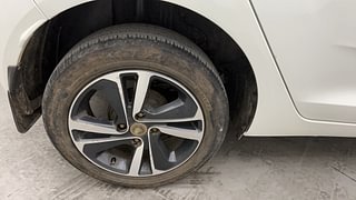 Used 2021 Tata Altroz XZ 1.2 Petrol Manual tyres RIGHT REAR TYRE RIM VIEW