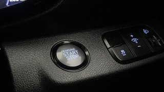 Used 2020 Hyundai Venue [2019-2022] SX Plus 1.0 Turbo DCT Petrol Automatic top_features Keyless start