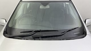 Used 2021 Mahindra XUV500 [2018-2021] W7 Diesel Manual exterior FRONT WINDSHIELD VIEW