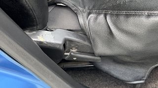 Used 2018 Maruti Suzuki Alto 800 LXi Petrol Manual top_features Seat adjustment