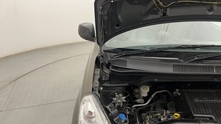 Used 2014 Maruti Suzuki Ritz [2012-2017] Vxi Petrol Manual engine ENGINE RIGHT SIDE HINGE & APRON VIEW