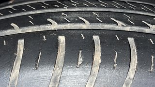 Used 2021 Maruti Suzuki Swift [2017-2021] VXi Petrol Manual tyres RIGHT FRONT TYRE TREAD VIEW