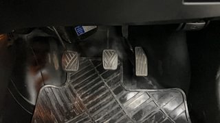 Used 2016 Maruti Suzuki Baleno [2015-2019] Alpha Petrol Petrol Manual interior PEDALS VIEW