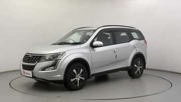 2021 Mahindra XUV500 W7