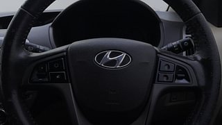 Used 2014 Hyundai i20 [2012-2014] Asta 1.4 CRDI Diesel Manual top_features Airbags