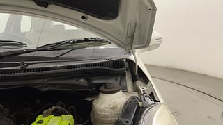 Used 2013 Maruti Suzuki Swift [2011-2017] VXi Petrol Manual engine ENGINE LEFT SIDE HINGE & APRON VIEW