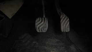Used 2018 Renault Kwid [2015-2019] 1.0 RXT AMT Petrol Automatic interior PEDALS VIEW