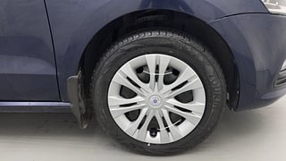 Used 2015 Volkswagen Polo [2015-2019] Comfortline 1.2L (P) Petrol Manual tyres RIGHT FRONT TYRE RIM VIEW