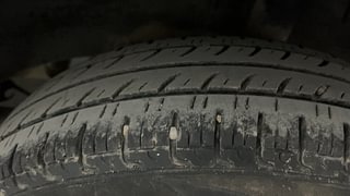 Used 2018 Renault Kwid [2015-2019] 1.0 RXT AMT Petrol Automatic tyres LEFT REAR TYRE TREAD VIEW