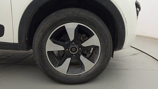 Used 2019 Tata Nexon [2017-2020] XZA Plus Dual Tone Roof AMT Petrol Petrol Automatic tyres RIGHT FRONT TYRE RIM VIEW