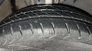 Used 2015 Volkswagen Polo [2015-2019] Comfortline 1.2L (P) Petrol Manual tyres RIGHT FRONT TYRE TREAD VIEW