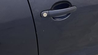 Used 2015 Volkswagen Polo [2015-2019] Comfortline 1.2L (P) Petrol Manual dents MINOR SCRATCH