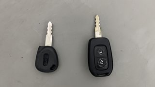 Used 2018 Renault Kwid [2015-2019] 1.0 RXT AMT Petrol Automatic extra CAR KEY VIEW