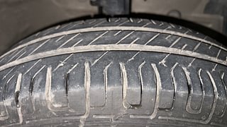 Used 2013 Maruti Suzuki Swift [2011-2017] VXi Petrol Manual tyres RIGHT FRONT TYRE TREAD VIEW