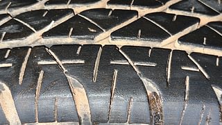 Used 2015 Maruti Suzuki Swift Dzire VXI Petrol Manual tyres RIGHT FRONT TYRE TREAD VIEW