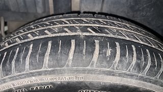 Used 2013 Maruti Suzuki Swift [2011-2017] VXi Petrol Manual tyres RIGHT REAR TYRE TREAD VIEW