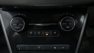 Used 2019 Tata Nexon [2017-2020] XZA Plus Dual Tone Roof AMT Petrol Petrol Automatic top_features Automatic climate control