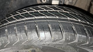 Used 2015 Volkswagen Polo [2015-2019] Comfortline 1.2L (P) Petrol Manual tyres LEFT FRONT TYRE TREAD VIEW