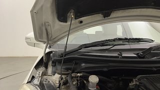 Used 2013 Maruti Suzuki Swift [2011-2017] VXi Petrol Manual engine ENGINE RIGHT SIDE HINGE & APRON VIEW
