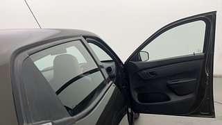 Used 2018 Renault Kwid [2015-2019] 1.0 RXT AMT Petrol Automatic interior RIGHT FRONT DOOR OPEN VIEW