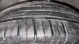 Used 2020 Hyundai Venue [2019-2022] SX Plus 1.0 Turbo DCT Petrol Automatic tyres LEFT FRONT TYRE TREAD VIEW