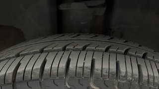 Used 2018 Renault Kwid [2017-2019] RXT 1.0 SCE Special Petrol Manual tyres RIGHT FRONT TYRE TREAD VIEW