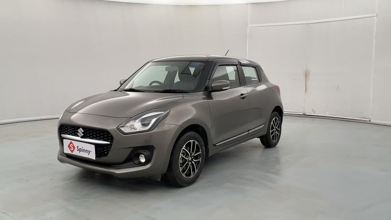 LEFT FRONT CORNER VIEW