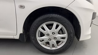 Used 2014 Honda Brio [2011-2016] VX MT Petrol Manual tyres RIGHT FRONT TYRE RIM VIEW