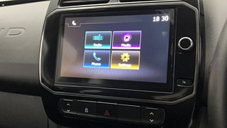 Used 2023 Renault Kwid 1.0 RXT SCE Petrol Manual top_features Touch screen infotainment system