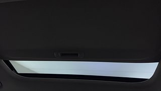 Used 2020 Hyundai Venue [2019-2022] SX Plus 1.0 Turbo DCT Petrol Automatic top_features Sunroof