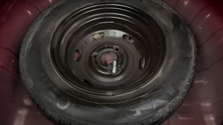 Used 2018 Renault Kwid [2017-2019] RXT 1.0 SCE Special Petrol Manual tyres SPARE TYRE VIEW