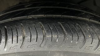 Used 2021 Honda Amaze [2018-2021] 1.2 VX i-VTEC Petrol Manual tyres RIGHT FRONT TYRE TREAD VIEW