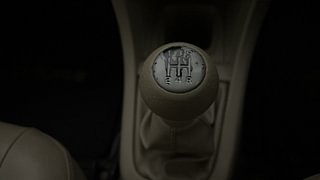 Used 2015 Maruti Suzuki Swift Dzire ZXI Petrol Manual interior GEAR  KNOB VIEW