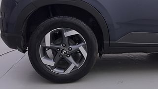 Used 2020 Hyundai Venue [2019-2022] SX Plus 1.0 Turbo DCT Petrol Automatic tyres RIGHT REAR TYRE RIM VIEW