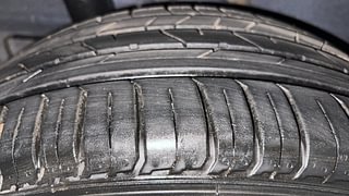 Used 2020 Hyundai Venue [2019-2022] SX Plus 1.0 Turbo DCT Petrol Automatic tyres RIGHT REAR TYRE TREAD VIEW