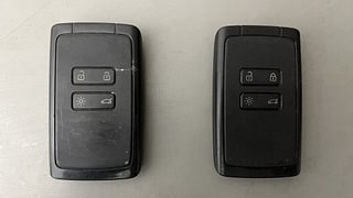 Used 2020 Renault Triber RXZ Petrol Manual extra CAR KEY VIEW