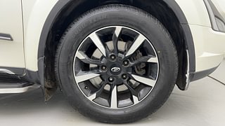 Used 2022 Mahindra XUV500 [2018-2021] W11 AT Diesel Automatic tyres RIGHT FRONT TYRE RIM VIEW