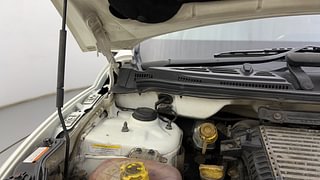 Used 2022 Mahindra XUV500 [2018-2021] W11 AT Diesel Automatic engine ENGINE RIGHT SIDE HINGE & APRON VIEW