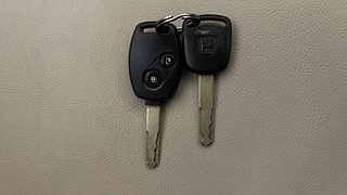 Used 2014 Honda Brio [2011-2016] VX MT Petrol Manual extra CAR KEY VIEW