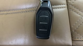 Used 2022 Mahindra XUV500 [2018-2021] W11 AT Diesel Automatic extra CAR KEY VIEW