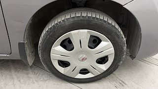 Used 2013 Maruti Suzuki Wagon R 1.0 [2010-2019] VXi Petrol Manual tyres RIGHT FRONT TYRE RIM VIEW