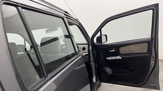 Used 2013 Maruti Suzuki Wagon R 1.0 [2010-2019] VXi Petrol Manual interior RIGHT FRONT DOOR OPEN VIEW