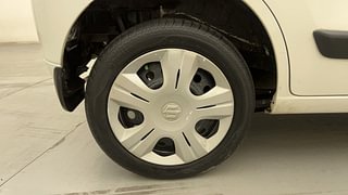 Used 2016 Maruti Suzuki Wagon R 1.0 [2015-2019] VXI AMT Petrol Automatic tyres RIGHT REAR TYRE RIM VIEW