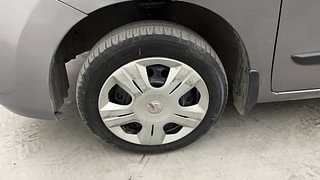 Used 2013 Maruti Suzuki Wagon R 1.0 [2010-2019] VXi Petrol Manual tyres LEFT FRONT TYRE RIM VIEW