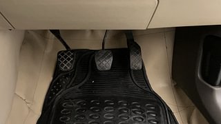 Used 2014 volkswagen Vento 1.6L Highline Petrol Petrol Manual interior PEDALS VIEW