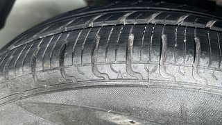 Used 2011 Hyundai i10 Sportz 1.2 Kappa2 Petrol Manual tyres LEFT FRONT TYRE TREAD VIEW