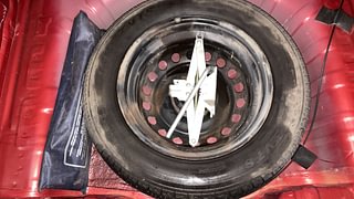 Used 2021 renault Kwid 1.0 RXT Opt Petrol Manual tyres SPARE TYRE VIEW