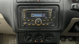 Used 2011 Volkswagen Polo [2010-2014] Comfortline 1.2L (P) Petrol Manual interior MUSIC SYSTEM & AC CONTROL VIEW