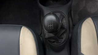Used 2017 Nissan Micra Active [2012-2020] XV Safety Pack Petrol Manual interior GEAR  KNOB VIEW